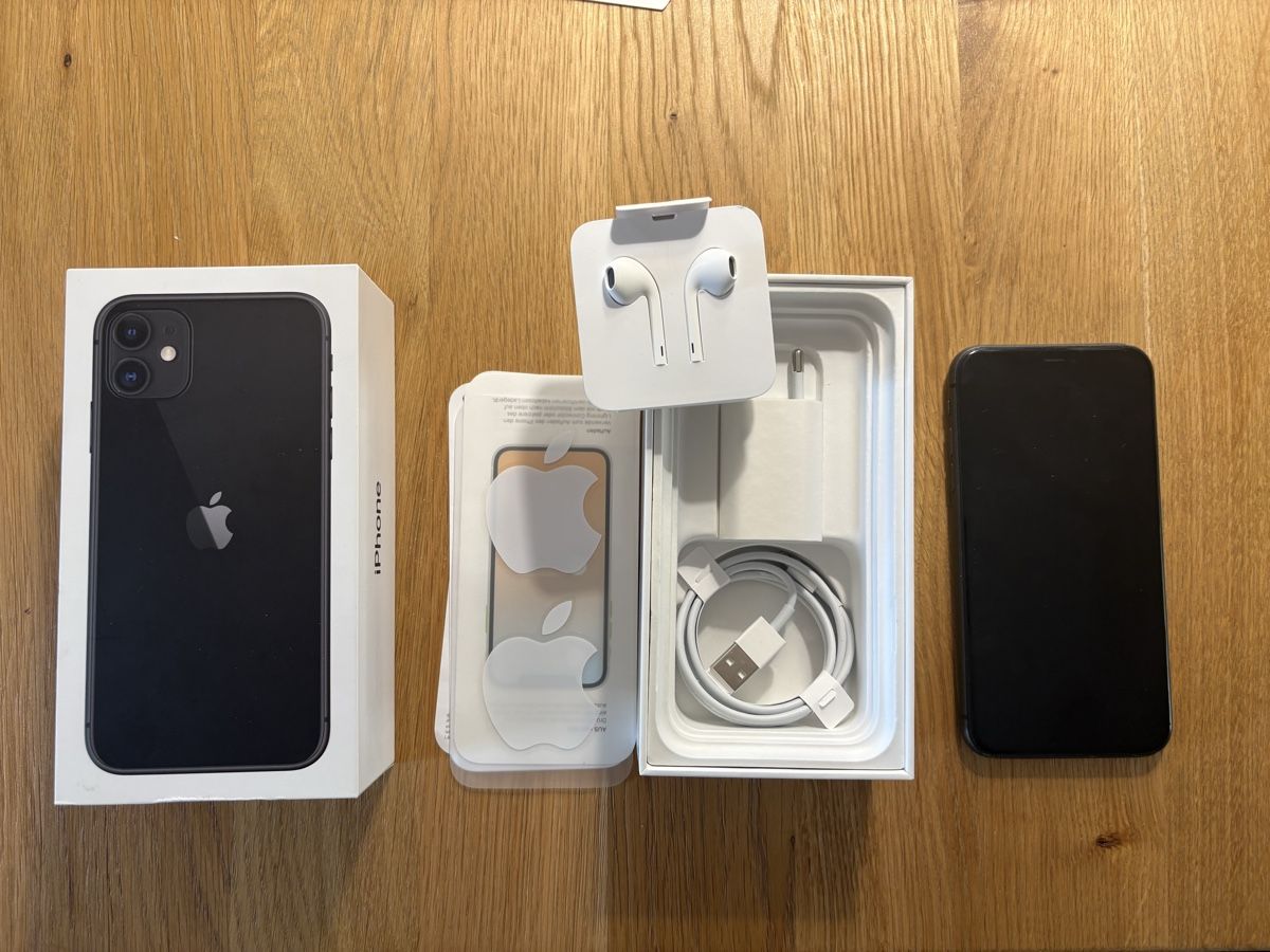 Apple Handys / Smartphones: Apple iPhone 11 256 GB schwarz – Gebraucht aus Zunzgen von Ebnet12 1