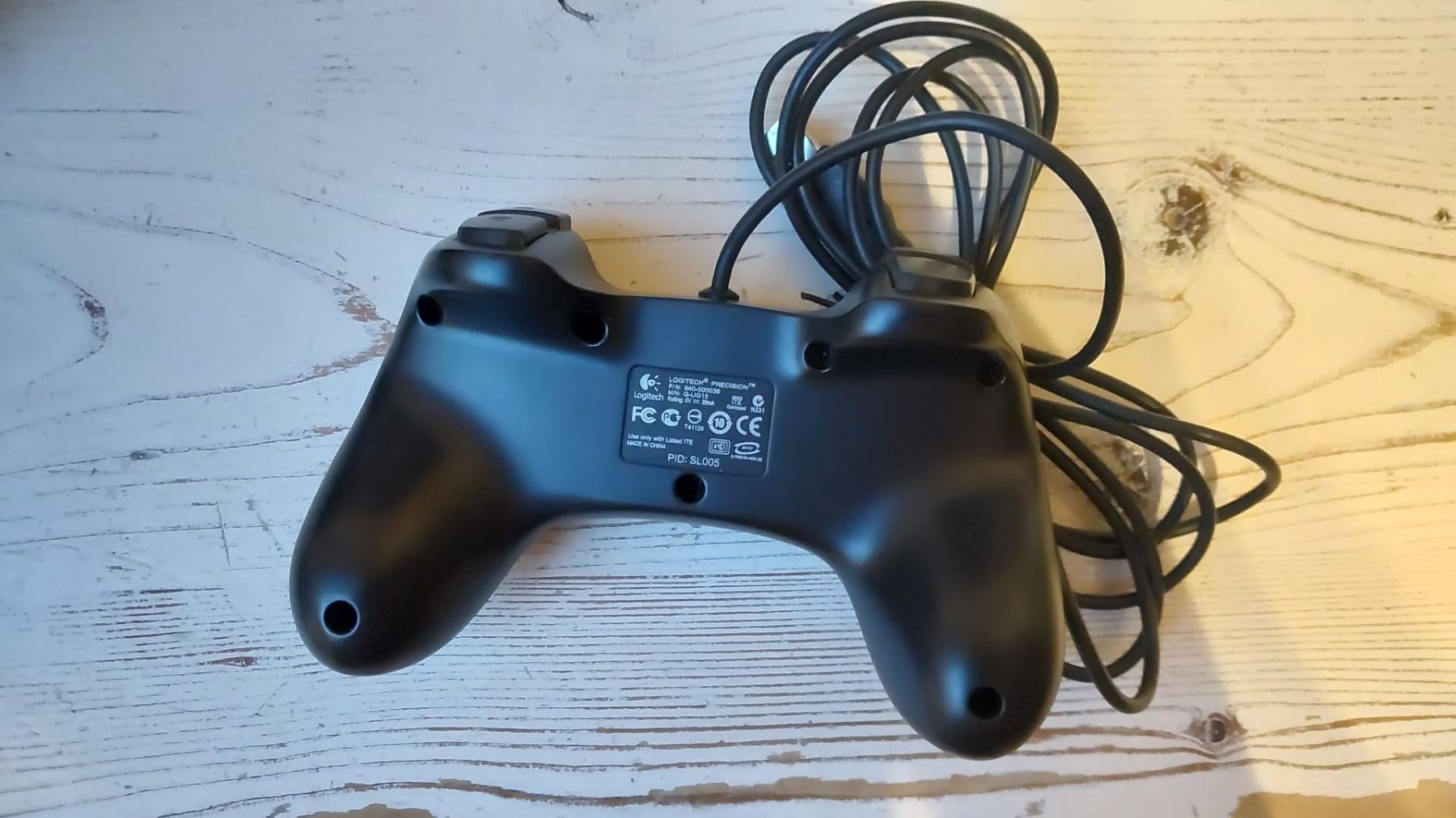 Logitech Manettes: Logitech Precision Controller – D'occasion à Henggart par Jan073 1