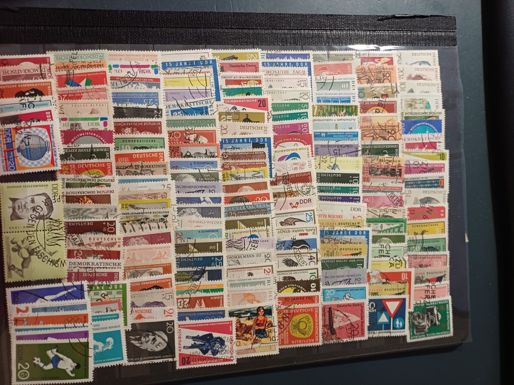 Alle Briefmarken: Sehr schönes DDR Lot – Gebraucht aus Zürich von Atad 4