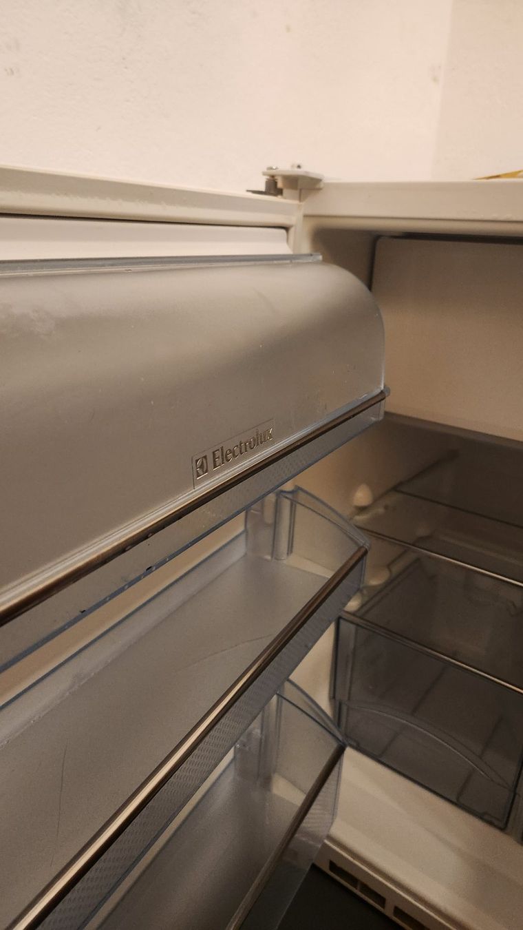 Réfrigérateurs: Réfrigérateur Electrolux blanc petit modèle – D'occasion à Bern par vil_9mfl 3
