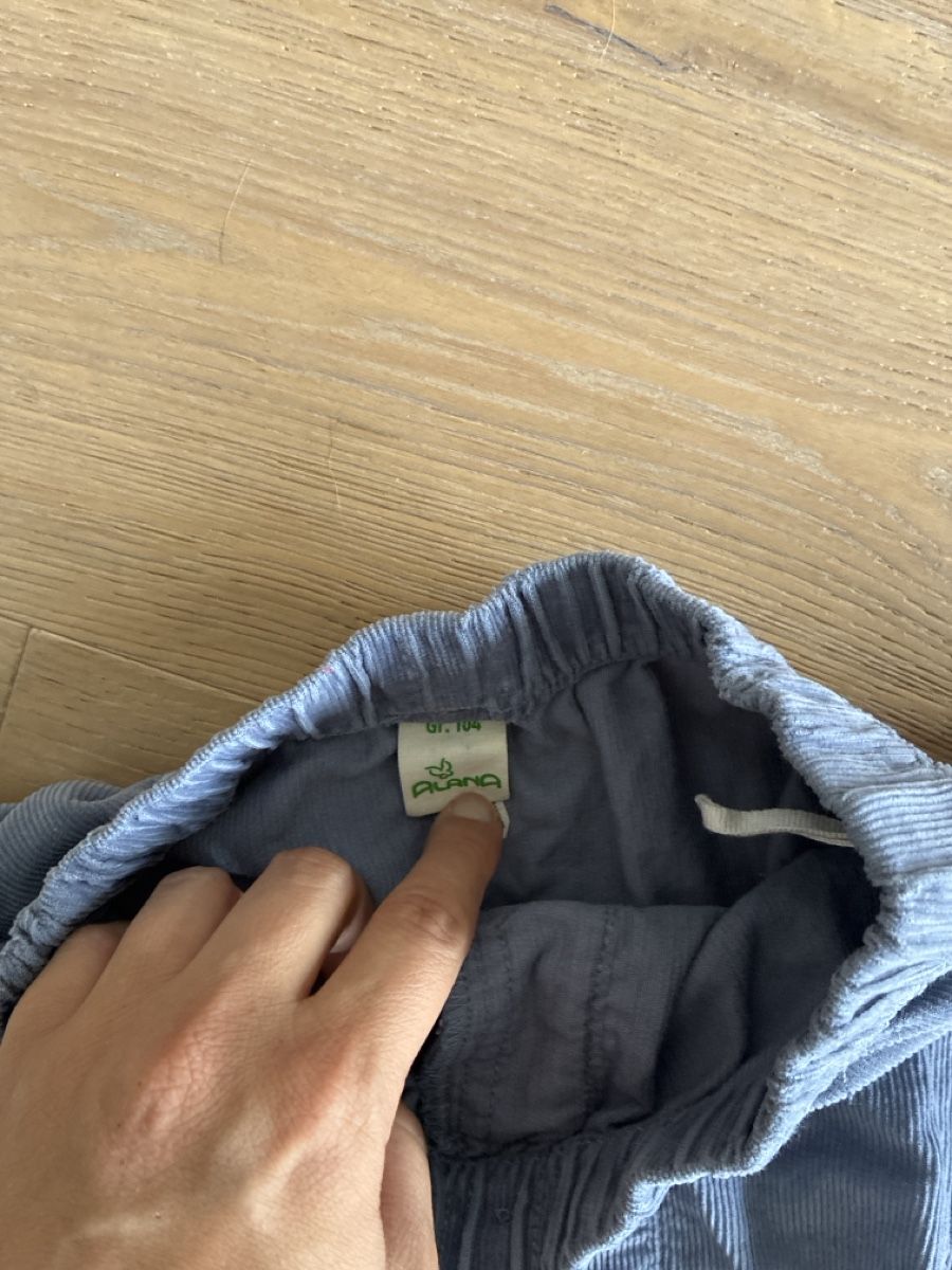 Vestiti & Gonne: Cord Rock Gr 104 – Usato da Rifferswil venduto da nahug 1