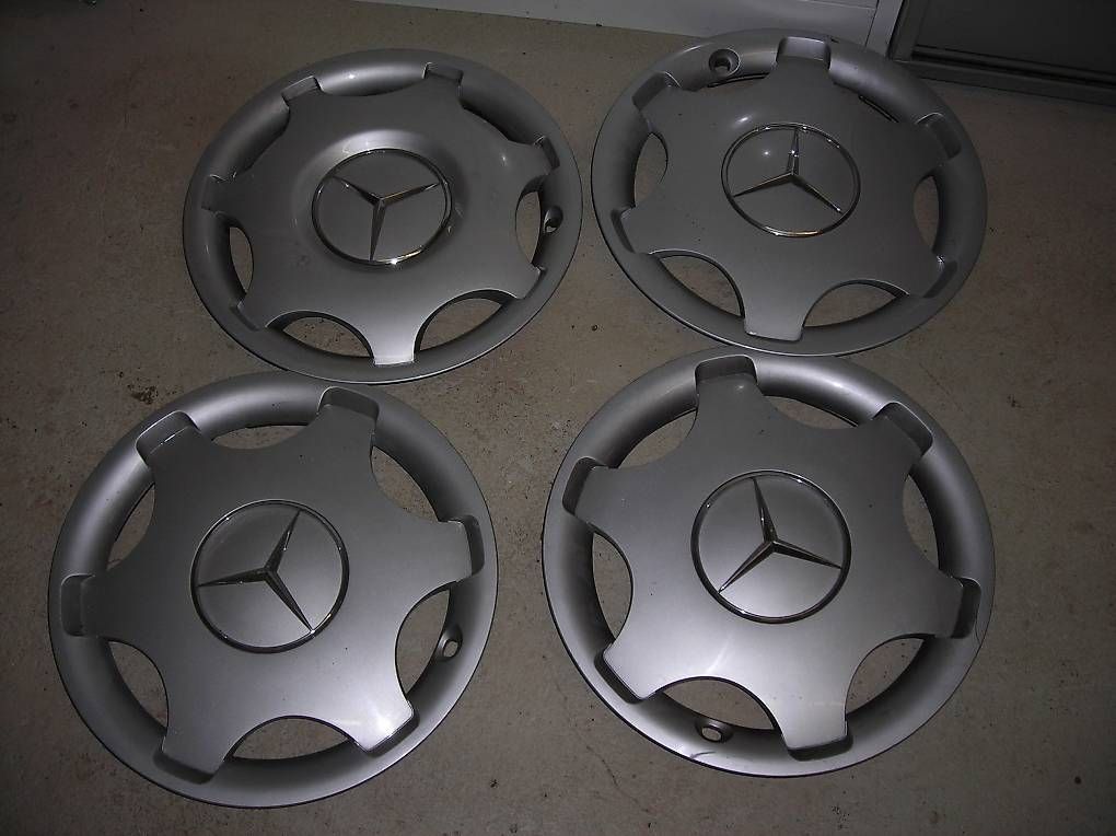Mercedes-Benz Felgen: Mercedesstahlfelgen mit Raddeckel – Gebraucht aus Büttikon AG von Merc 1