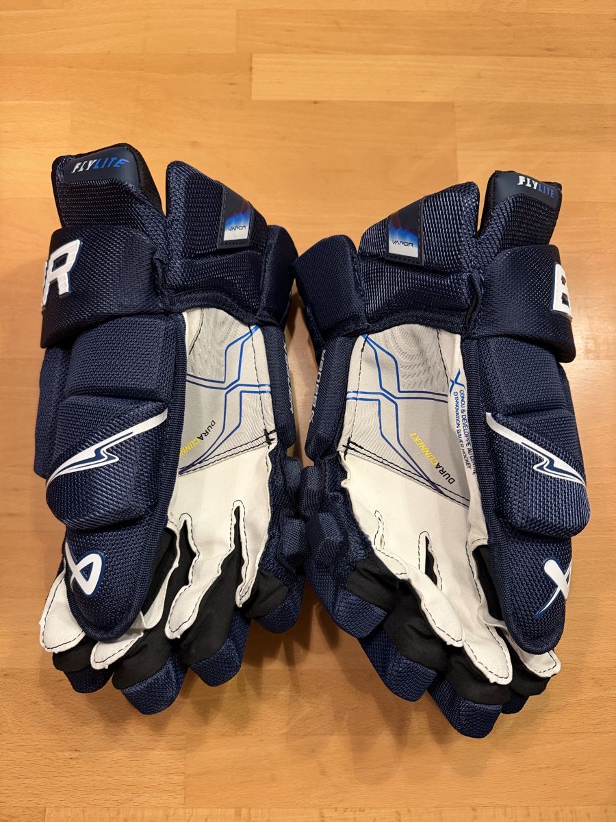 Bauer Guanti & manicotti: Bauer Vapor Flylite Navy Eishockeyhandschuhe – Nuovo (secondo la descrizione) da Berikon venduto da RoyM 3