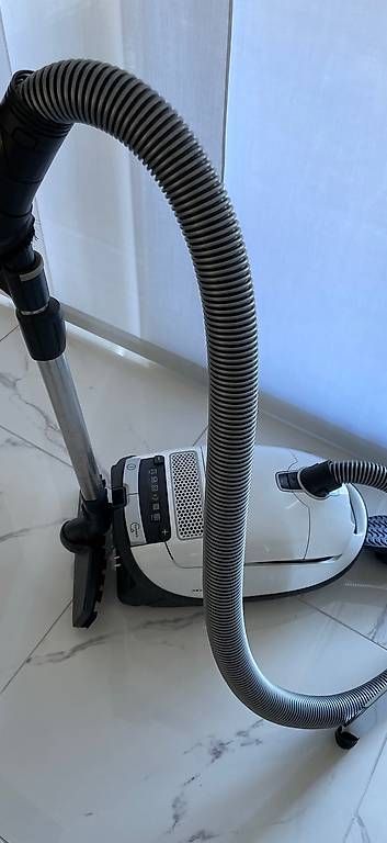 Aspirapolveri & Accessori: Aspirapolvere miele c3 complete – Usato da Sorengo venduto da luc_bn68