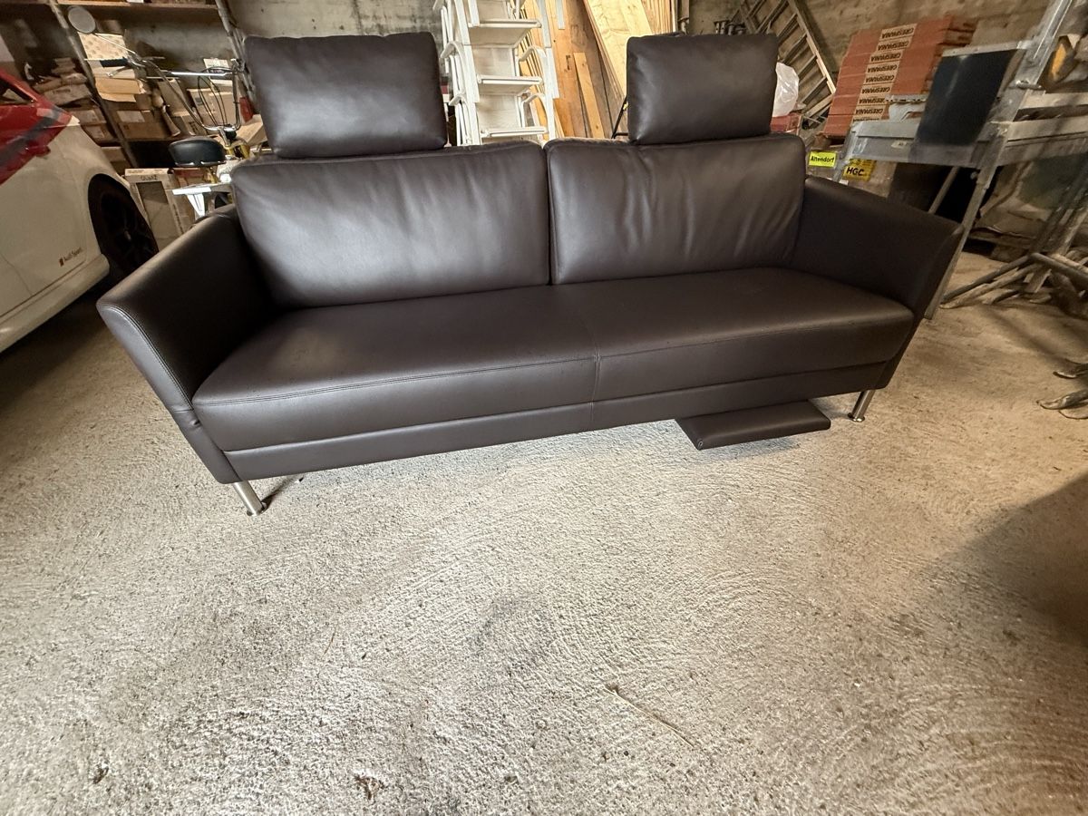 Intertime Sofas: Leder Sofa braun – D'occasion à Pfäffikon SZ par Allrounde8