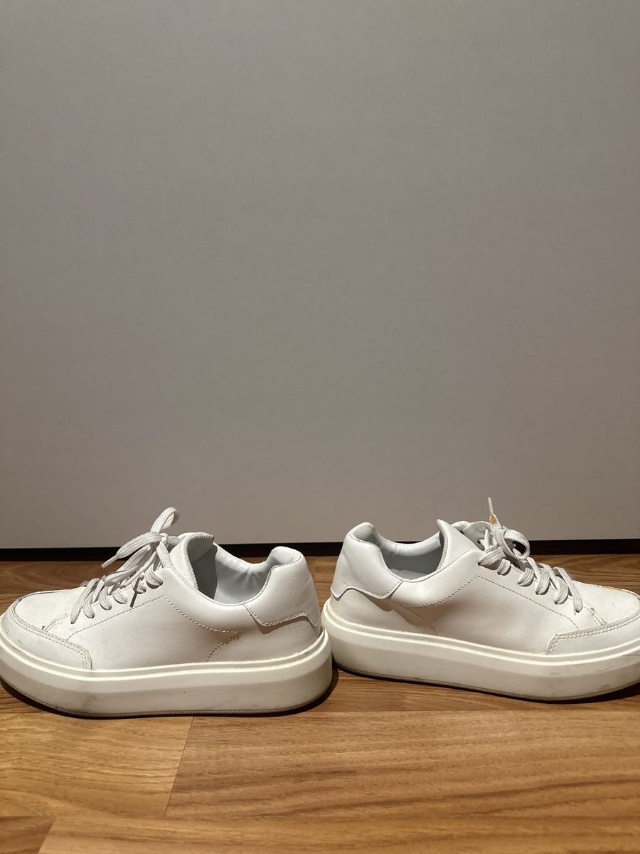 Zara Scarpe da uomo: Weisse Zara Sneakers Gr. 40Plateau – Usato da Triengen venduto da nes_l8cj 1