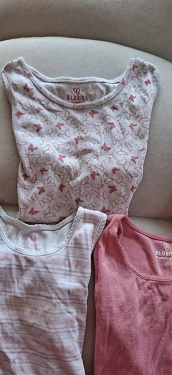 Biancheria intima: 5 canottiere intimo Unterhemd 122/128 – Usato da Davesco-Soragno venduto da che_6rwb 1