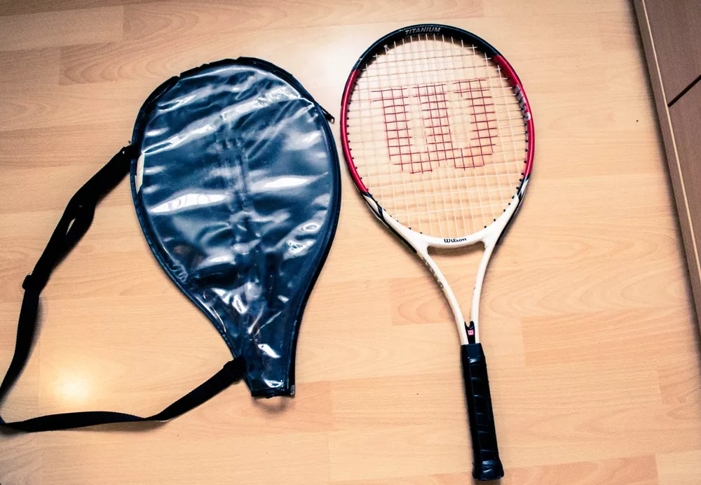 Wilson Roger Federer 25 (inkl. Umhängetasche) (Gebraucht) in Triesen ...