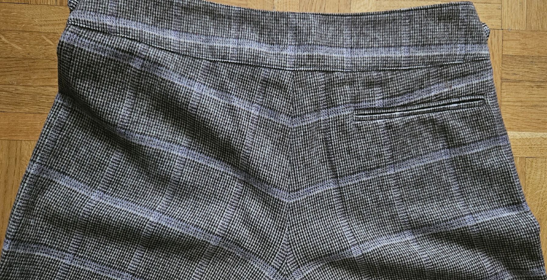 Pantaloni: pantalon JOSEPH taille S – Usato da St-Légier-Chiésaz venduto da myrtille74 5