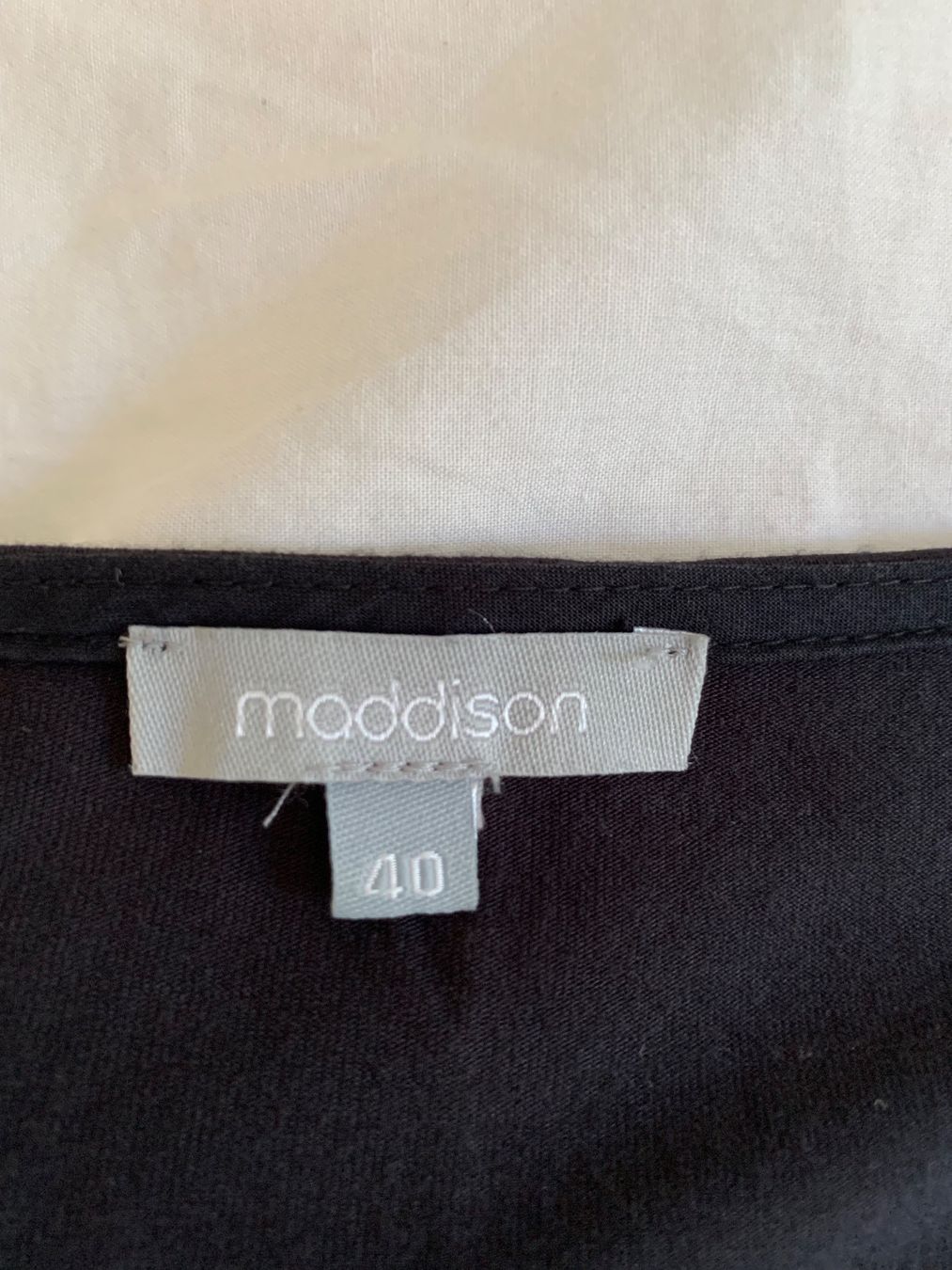 Maddison Vestiti: Schwarzes Maddison Sommerkleid Gr. 40 – Usato da Ennetbaden venduto da usemiste 4