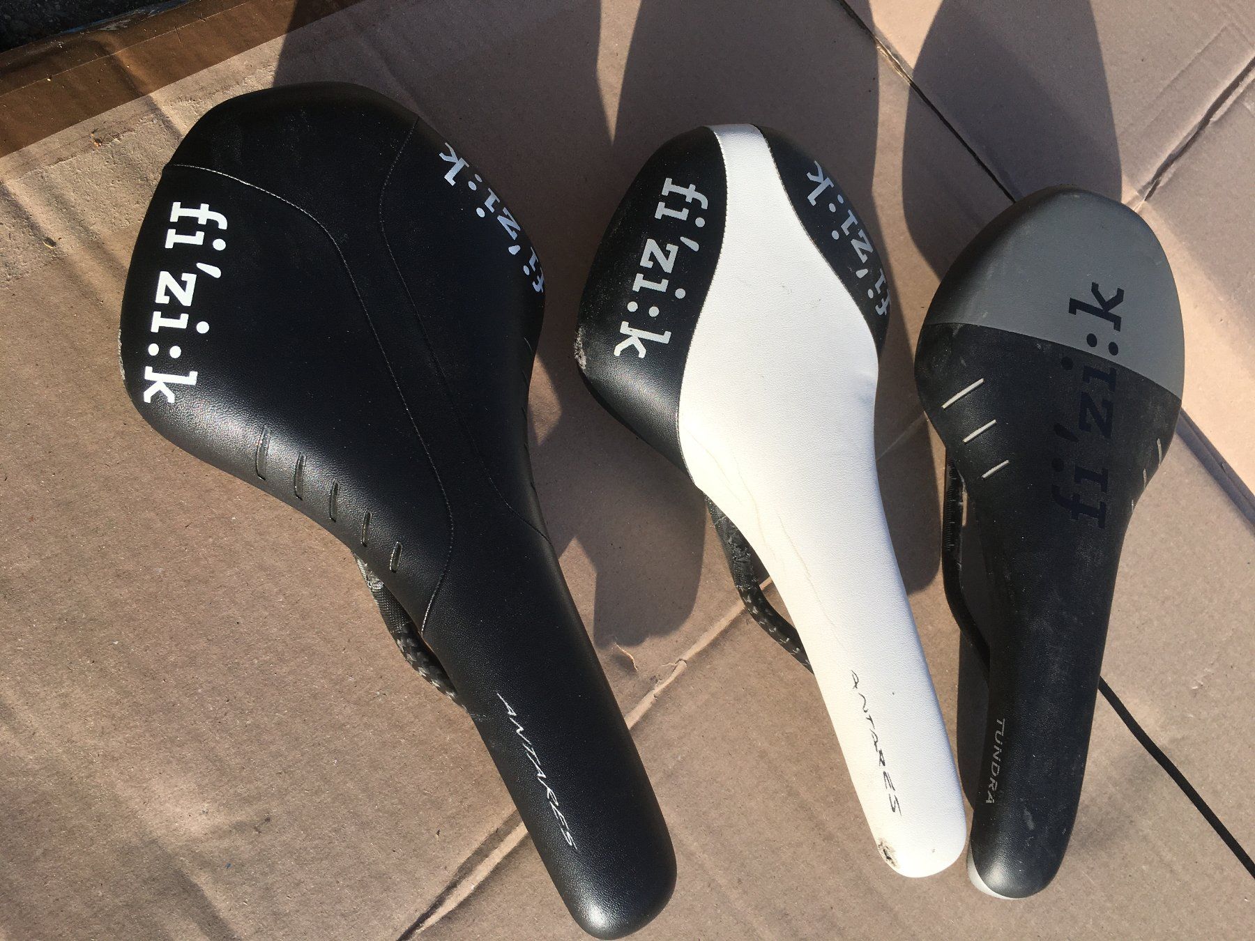 Pièces détachées: Fizik Sättel (3 Stück) – D'occasion à Diemerswil par Raskolnik