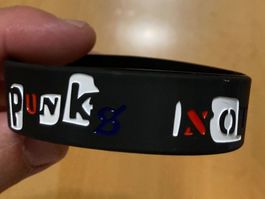 Punk Not Dead Silikon Armband Metal Rock Band