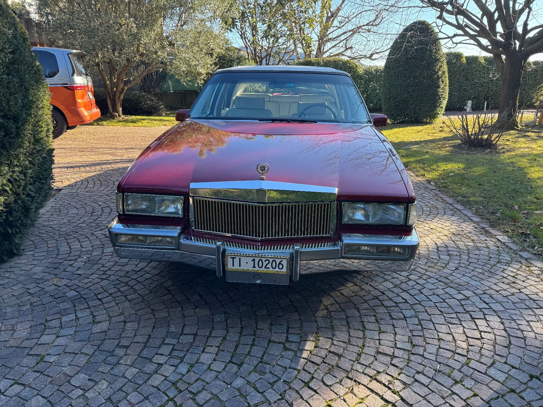 Cadillac Automobili: Cadillac DeVille Custom Gold Edition by Bayview Cadillac – Usato da Stäfa venduto da wfrenzel 4