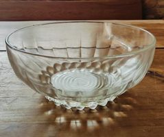 Runde Servierschale aus Glas