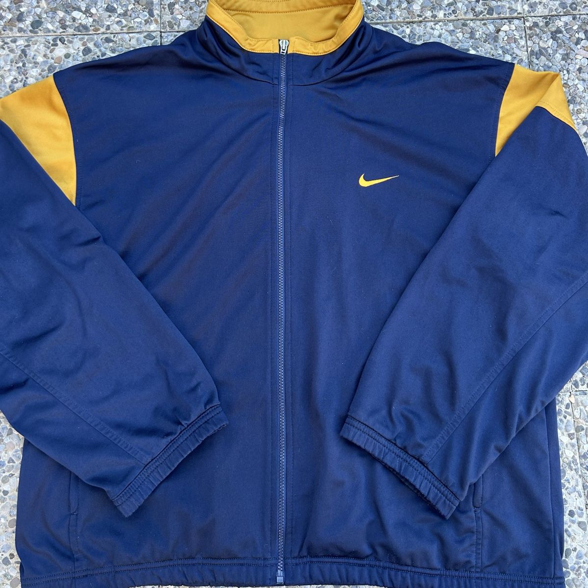 Nike Giacche: Vintage Nike Logo Track Jacket – Usato da brent venduto da fukusapes 1