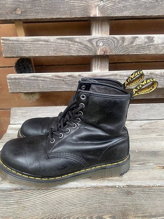 Scarpe da uomo: Dr.Martens 1460 Unisex Gr.39 – Usato da Safien Platz venduto da zin_lnf6 2