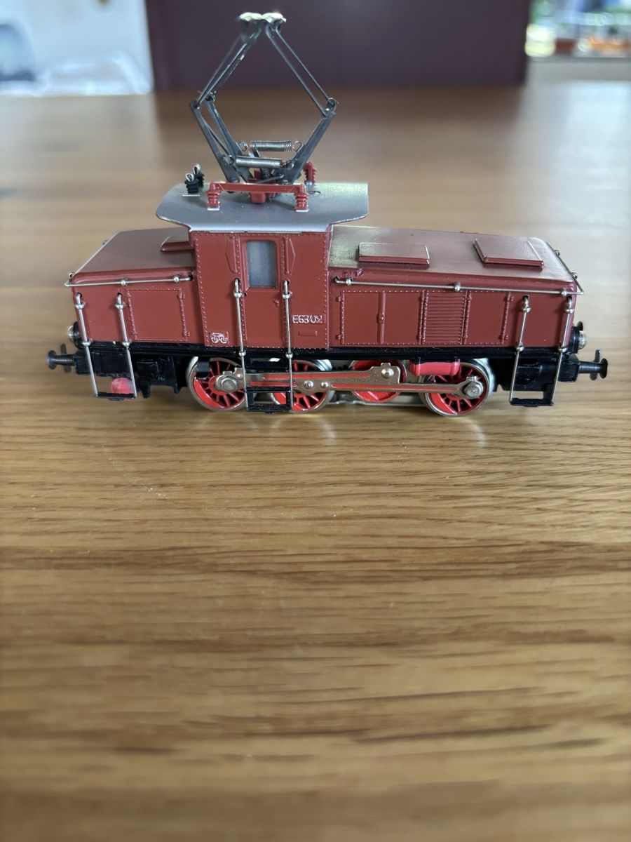 Märklin Modellini di ferrovie: Märklin 3001 E63 – Usato da Boncourt venduto da Keiserrail 2