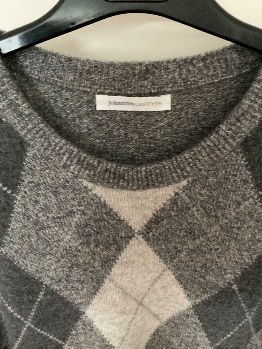 Maglioni & Felpe: JOHNSTONS Scotland 100% Kaschmir Pullover Gr 48 grau NWRT – Usato da Urdorf venduto da alda02 2