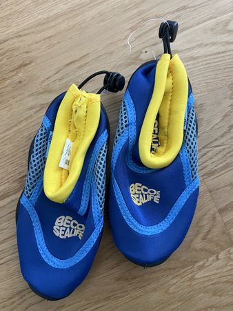 New Kids Beco Sealife Water Shoes - Size 24/25