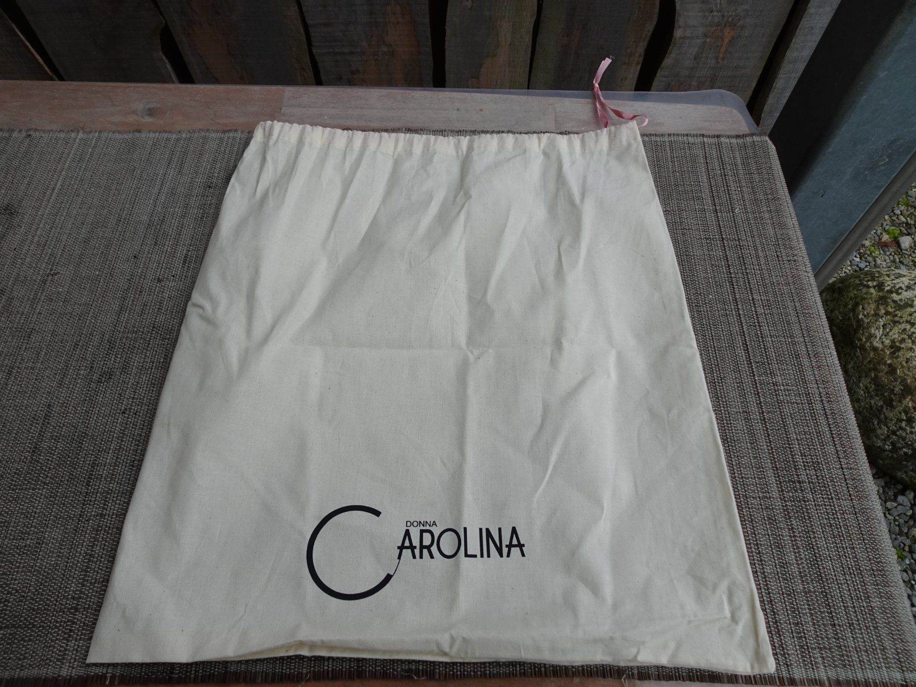 Scarpe da donna: Hellbeiger Schuhsack von Donna Carolina - 425205 – Usato da Küssnacht am Rigi venduto da Schuhe-Secondhand
