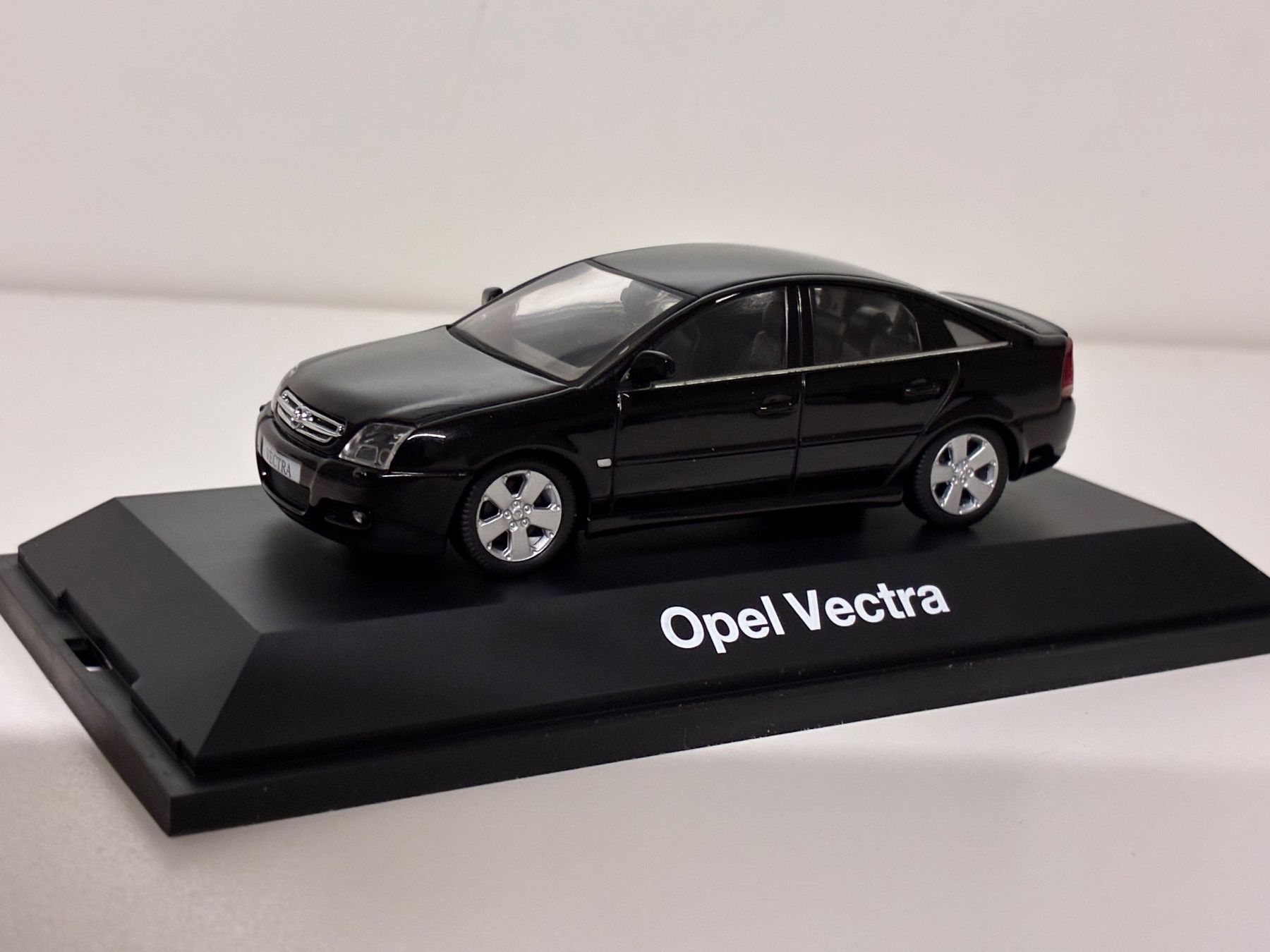 Opel Modellautos: Modellauto Opel Vectra C – Neu und originalverpackt aus Kräiligen von hkk 4