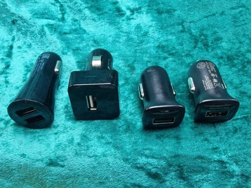 Ladegeräte: Gebrauchte 12V input USB-Autoladegeräte Lot 4 Stück. – Gebraucht aus Bassersdorf von antikvintage 1