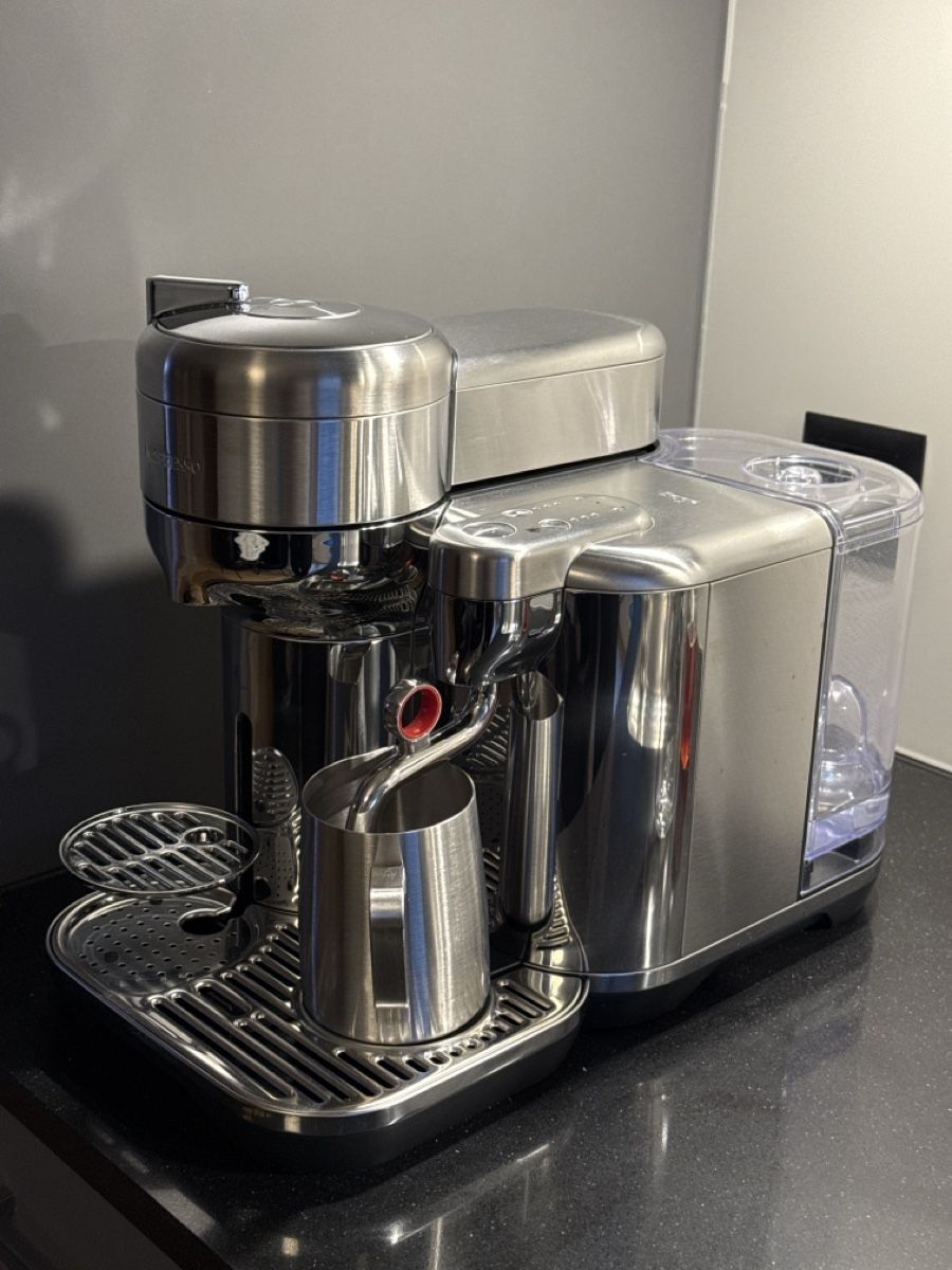 Nespresso Kaffeemaschinen & Espressomaschinen: Nespresso Vertuo Creatista – Gebraucht aus Niederwangen BE von gio__ 1