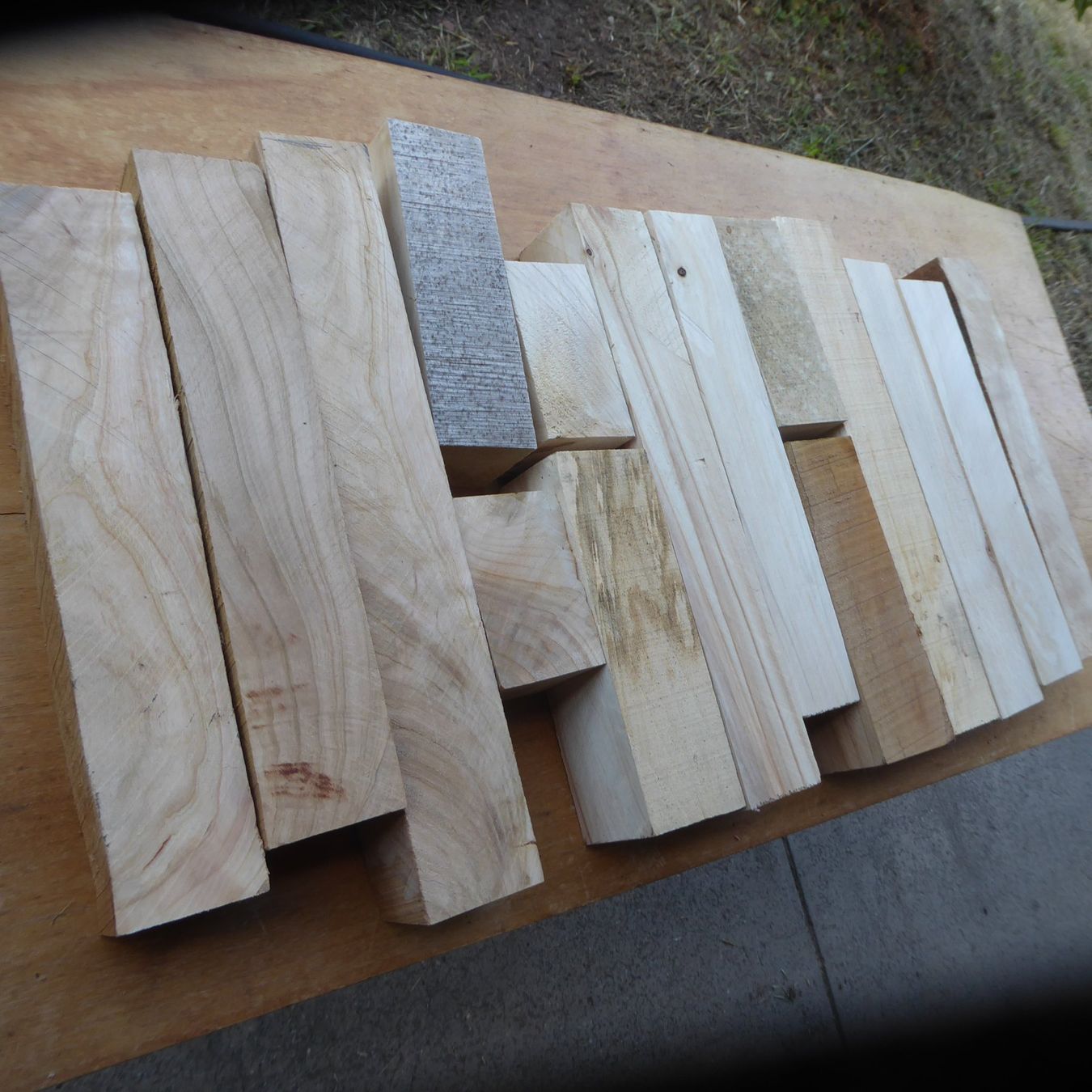 Articles en bois: Drechslerholz 6 x 6 – Neuf (Voir description) à Sumiswald par Hennri1 1