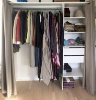 2x Kleiderschrank mit Vorhang