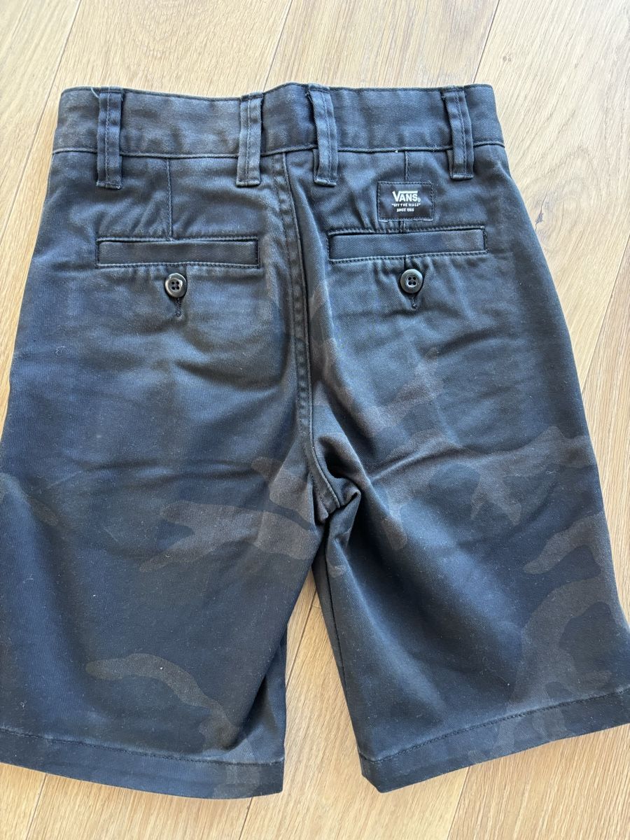 Vans Pantaloni: T-shirt garçon Marèse + short Vans 140cm – Usato da Horgen venduto da kantozor 6