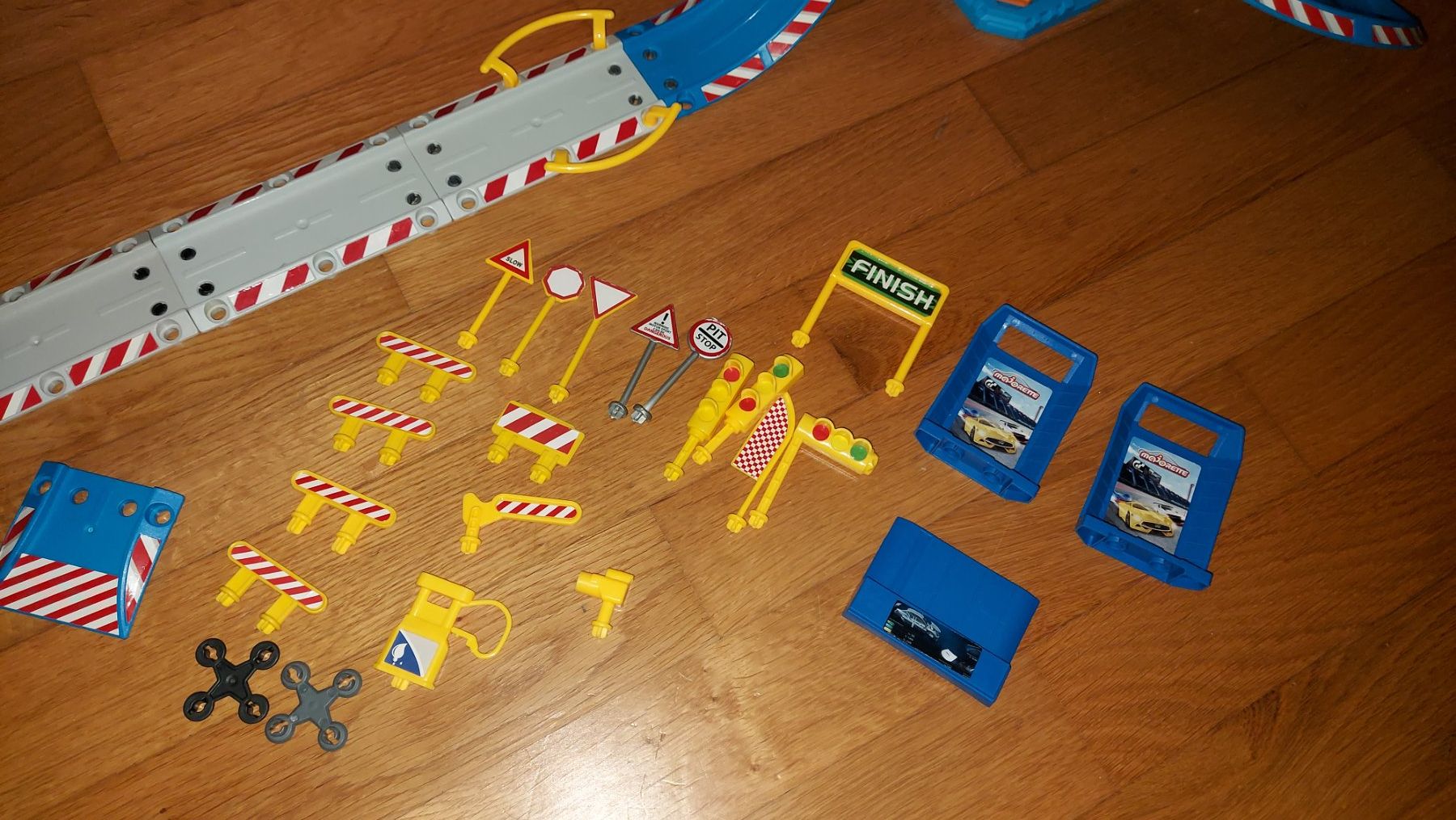 Spielzeuge: Parkgarage – Gebraucht aus Hohenrain von ML-DD 4