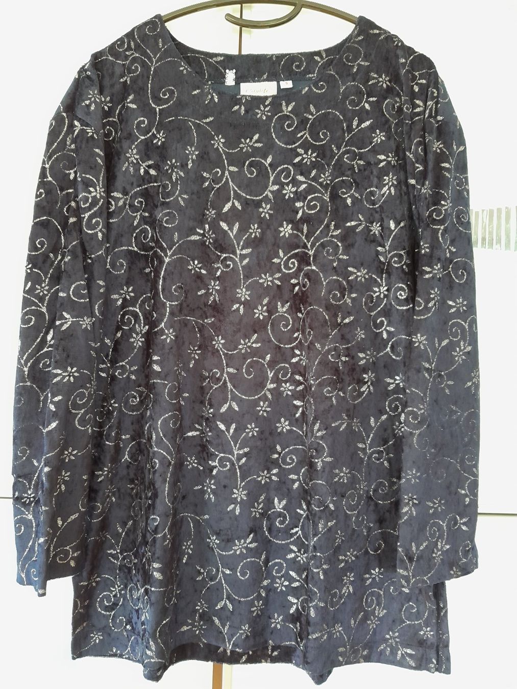 T-shirt: T-shirt noir M – Usato da Charmey (Gruyère) venduto da Laulau.sansan