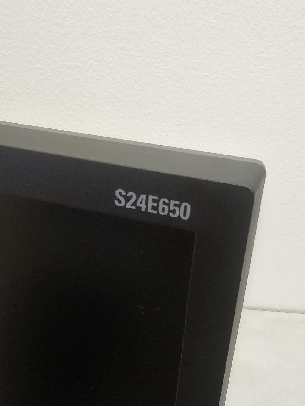 Samsung Monitore: S24E650 SAMSUNG 24" Monitor Defekt – Defekt aus SCHAFFHAUSEN von Atami99 4