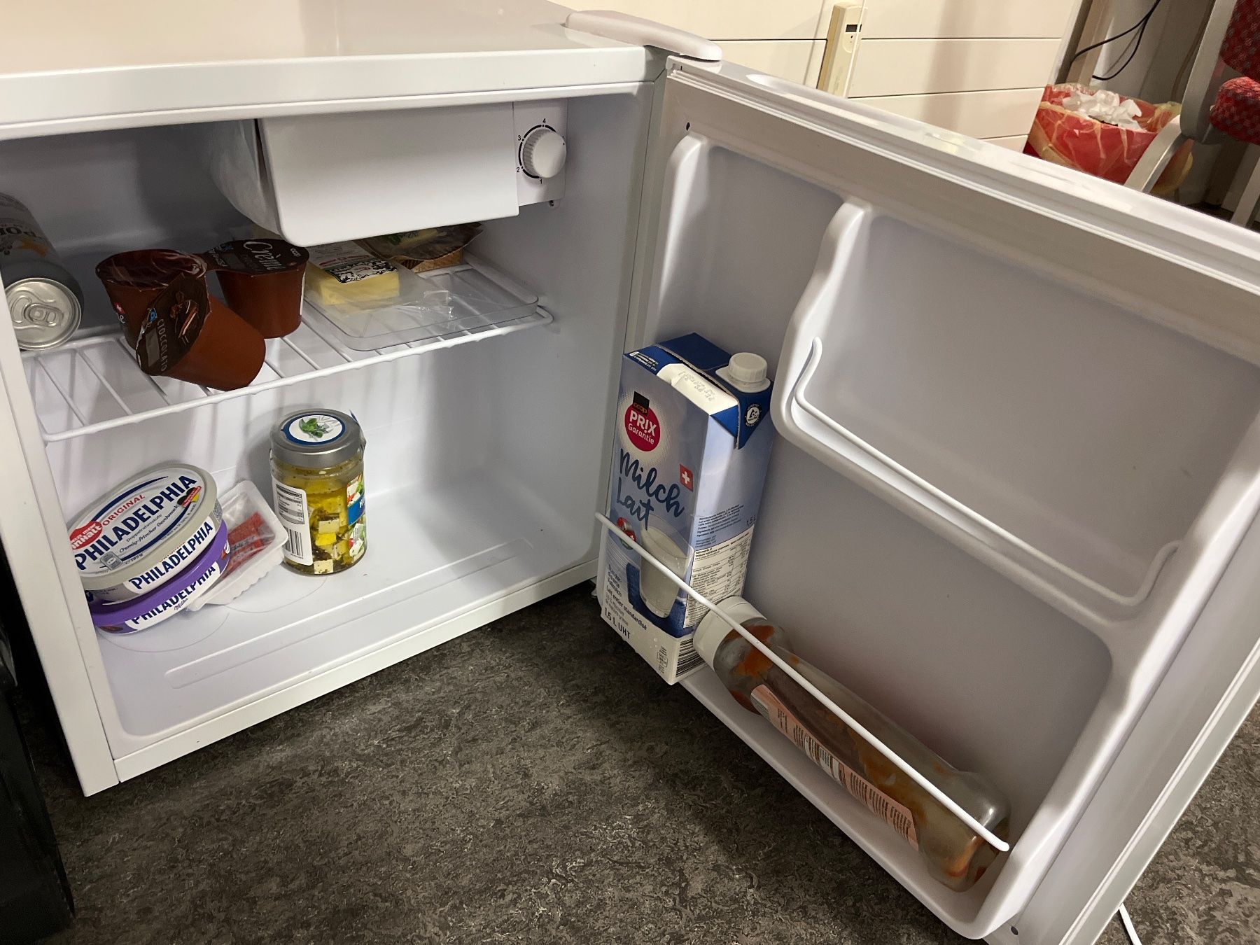 Réfrigérateurs: Minikühlschrank(Mini fridge) – D'occasion à Winterthur par swe_hn5c 1