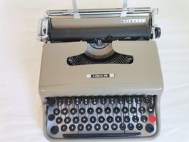 Olivetti Lettera 22 Schreibmaschine mit Koffer und Anleitung