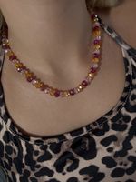 Schöne Halskette mit bunten Glasperlen, Herbstlicher Look