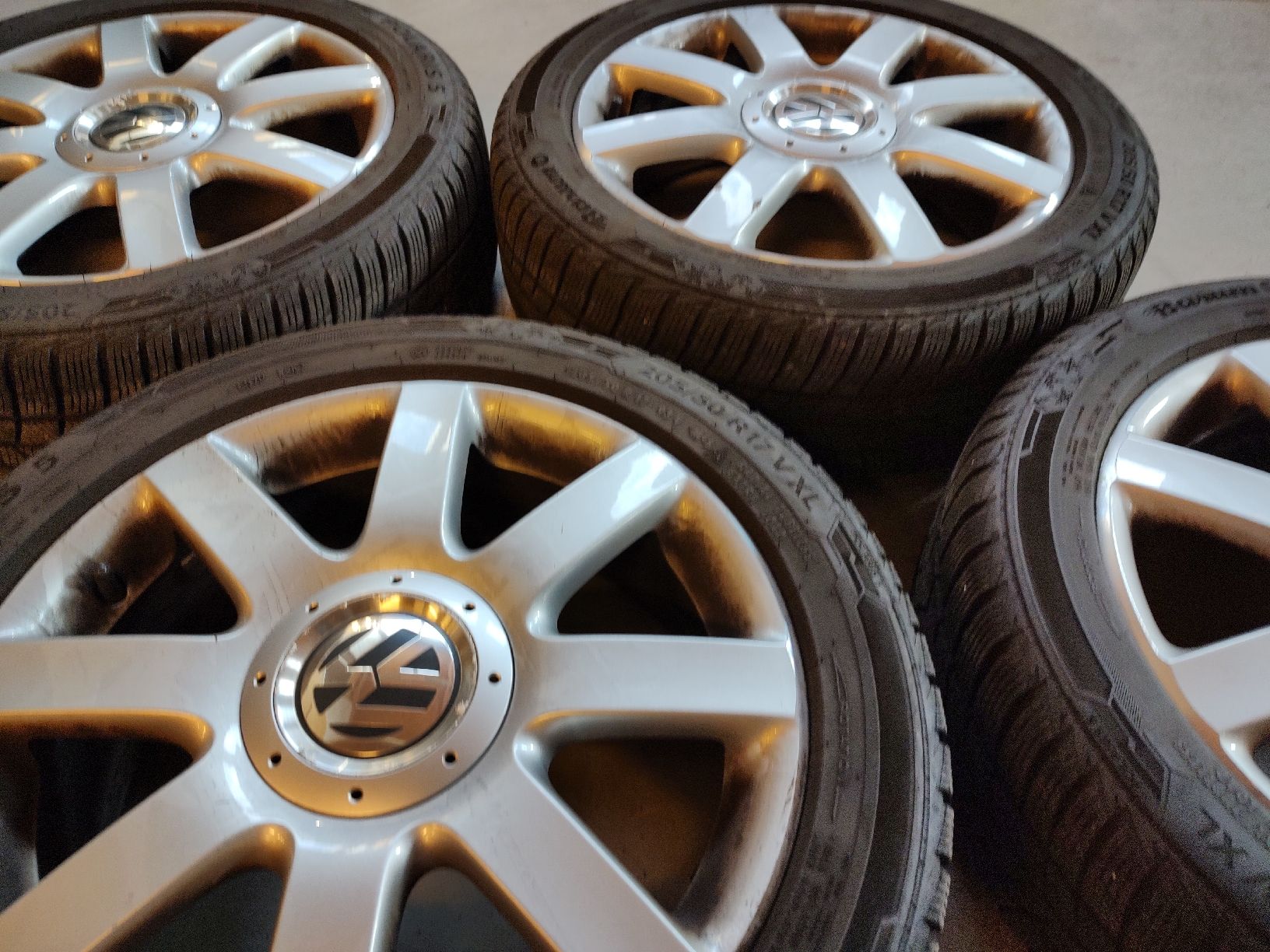 Volkswagen Pneumatici & Ruote complete: Winterräder VW Golf – Usato da Oberuzwil venduto da Auto-Hilber 1