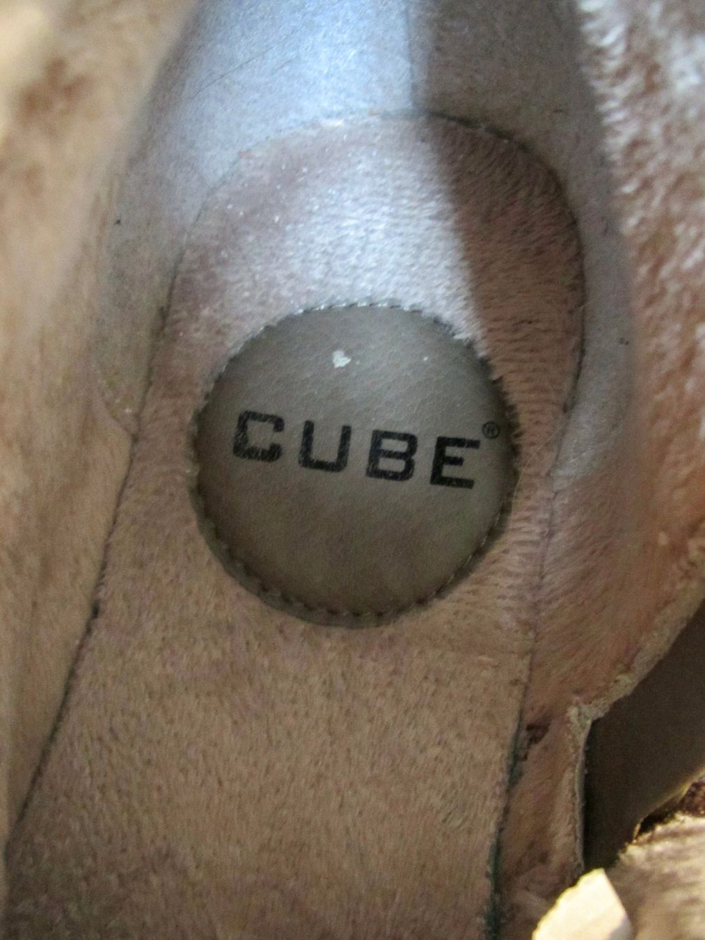 Cube Scarpe da donna: BOTTINES CUBE DAIM MARRON – Usato da Murten venduto da Selliot 4
