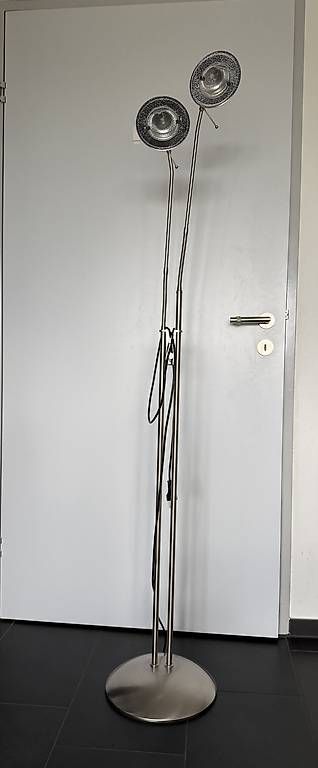 Lampade: Stehlampe mit 2 Leuchten – Usato da Schwerzenbach venduto da Tinok
