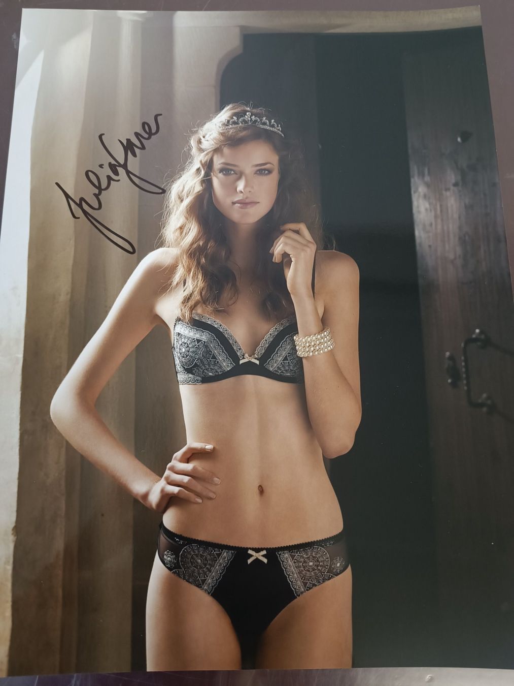 Autografi: Julia Saner -  20x25cm - Handsigniert – Usato da Menziken venduto da Artographs