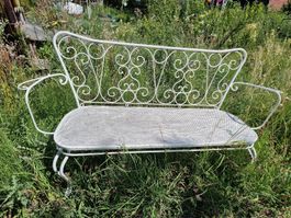 Gartensitzbank weiss Metall verziert für 2 Personen guter Zu