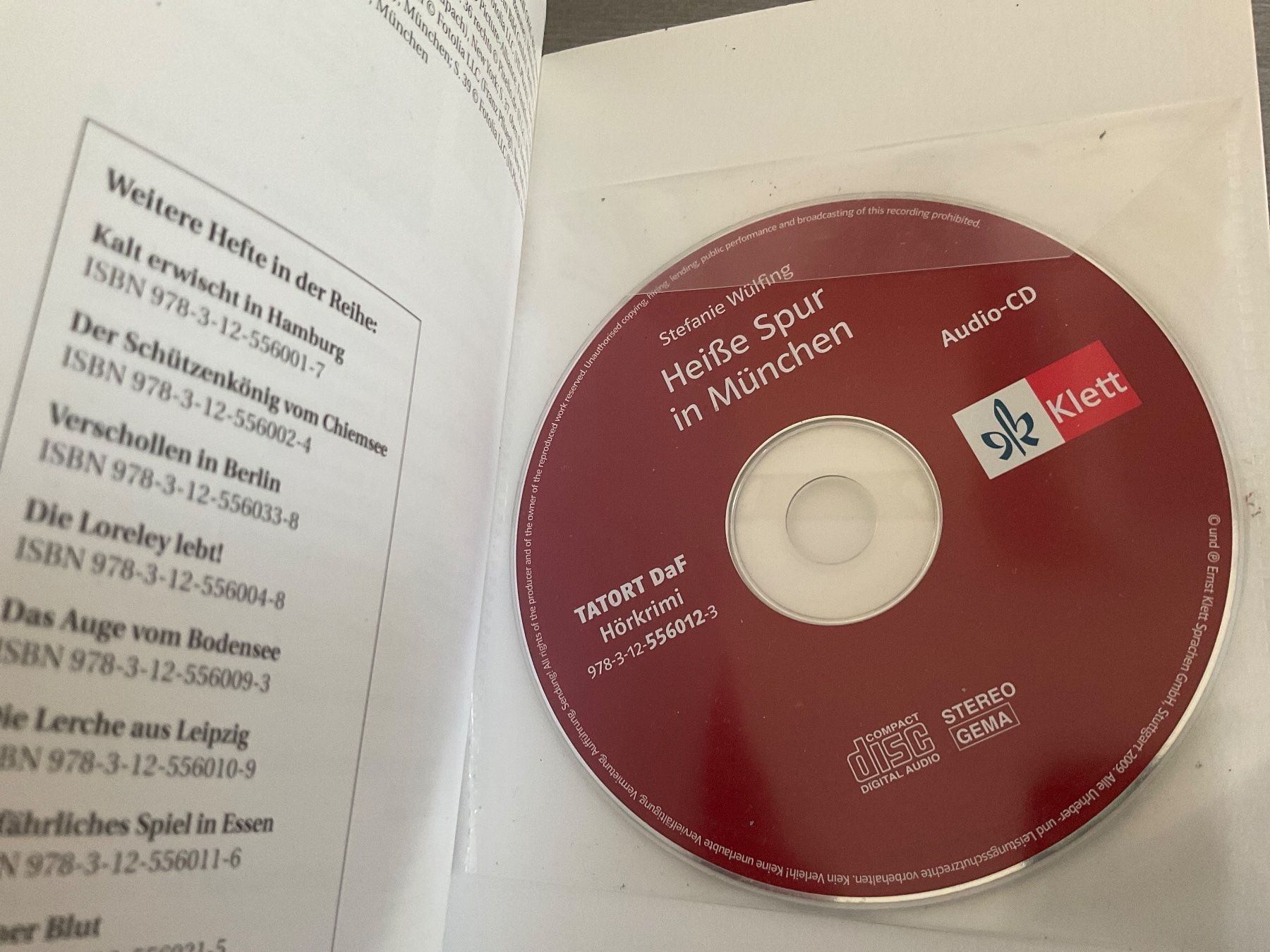 Libri: Heisse Spur in München. Book + Audio-CD- B1 – Usato da Avenches venduto da Tinkey 2