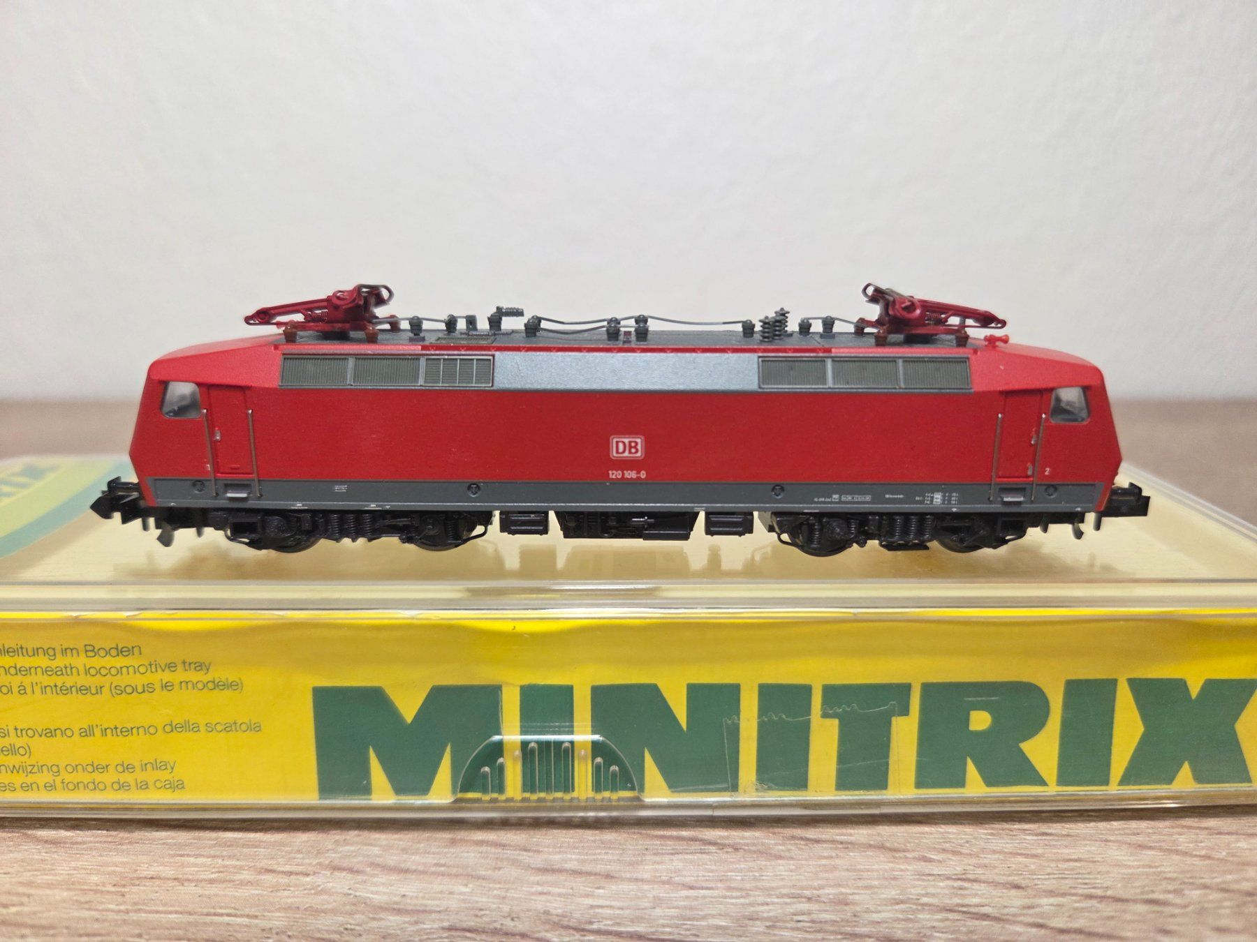Trix Modellini di ferrovie: Minitrix N 12133 E-Lok BR 120 DB – Usato da St-Aubin-Sauges venduto da Lo_Go