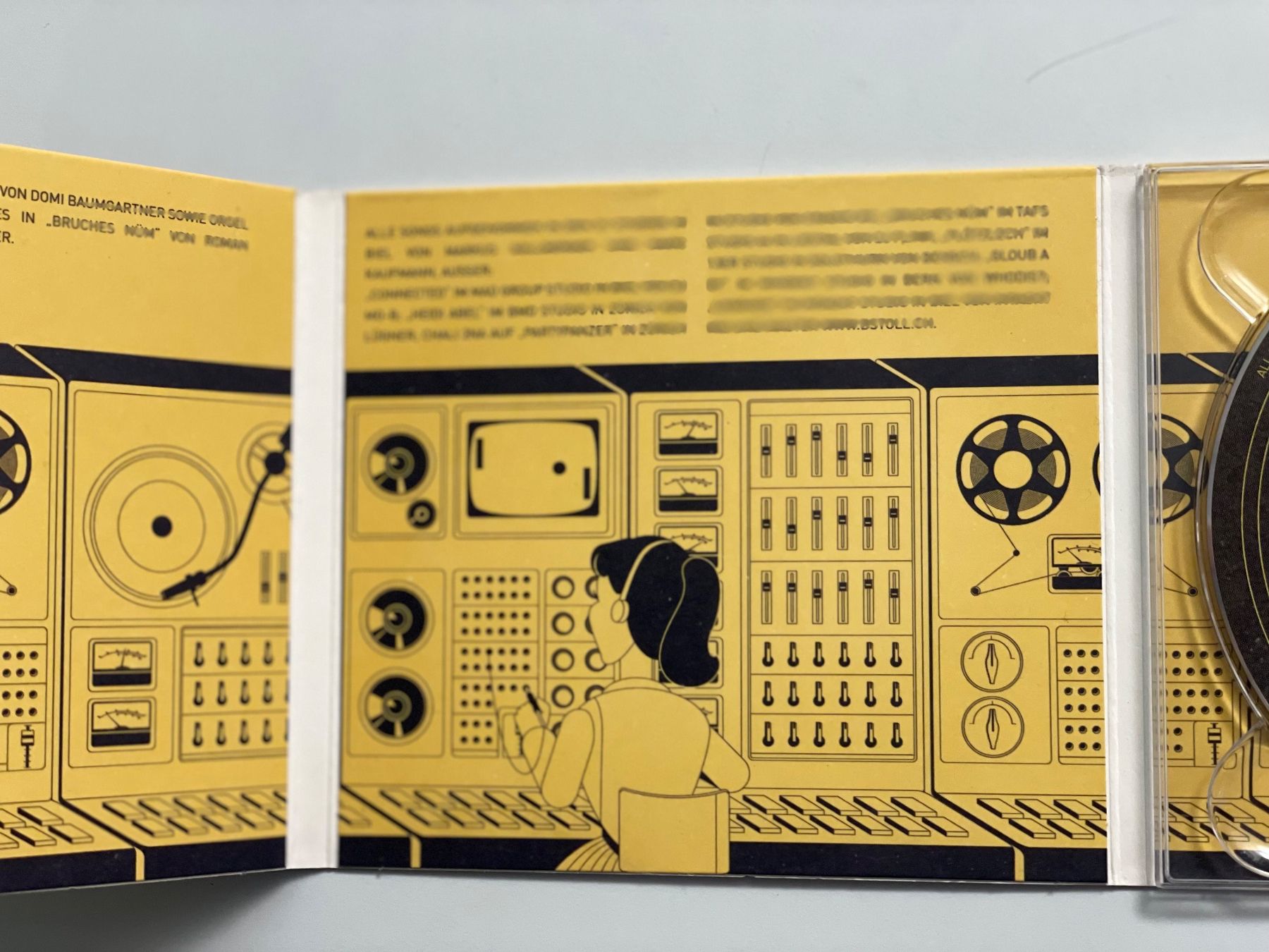 CD: Ilarius - Connected – Usato da Muri b. Bern venduto da AdidasCollector 4