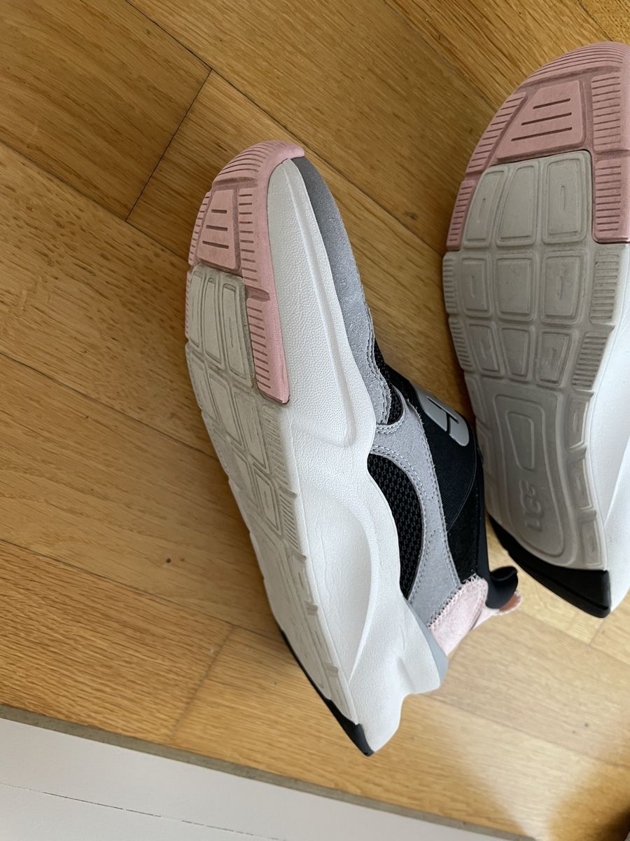 Damenschuhe: UGG Sneaker – Gebraucht aus St. Gallen von Emifrei 3