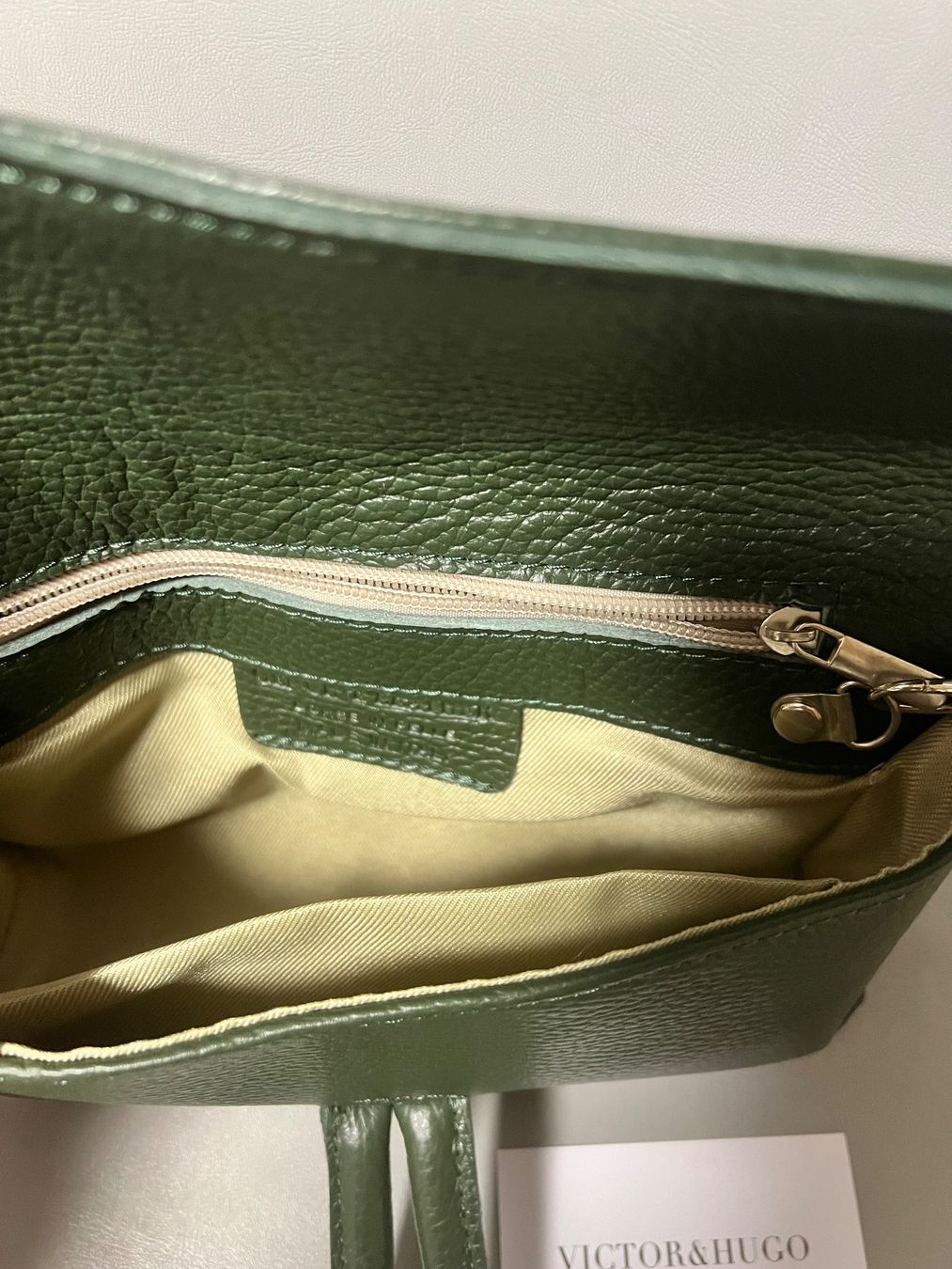 Borse da donna: Sac à main vert très original  neuf! – Nuovo e nell'imballaggio originale da Crans VD venduto da sle_7hng 5