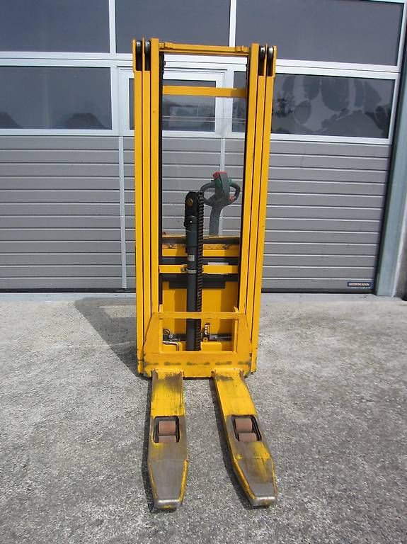 Carrelli elevatori e a forche: Ameise, Deichselstapler, Triplex, max.1.4to/4.70m Batt.neu – Usato da Hämikon venduto da Hochstapler99 1