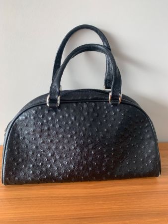 Handtasche schwarz mit Innenreissverschluss