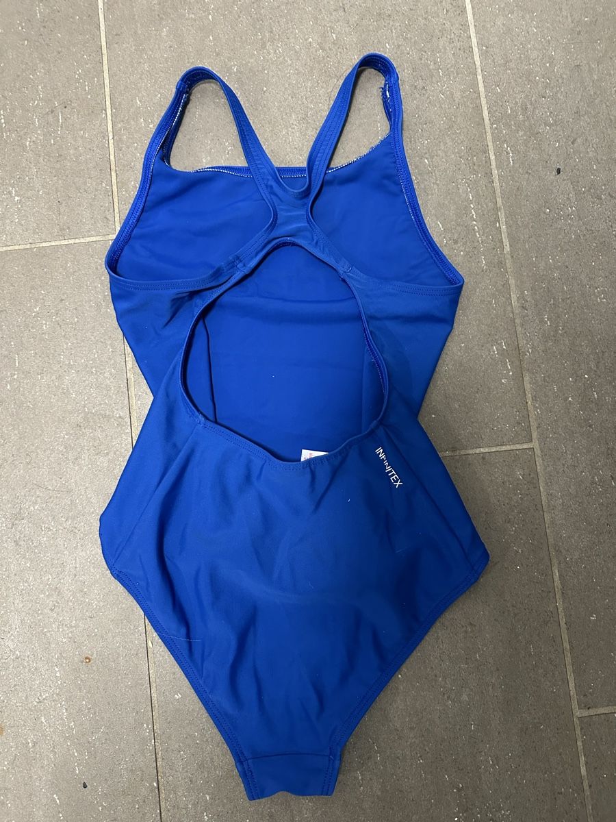 Badekleider & Bikinis: Adidas Badeanzug Grösse 152 – Gebraucht aus Busswil von billib 1