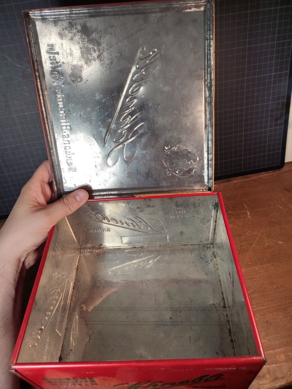 Schnebli Contenitori & Simili: Wunderschöne alte Blechdose SCHNEBLI Baden Guetzlibüchse – Usato da Gelterkinden venduto da MYSTOREFORYOU4460 4